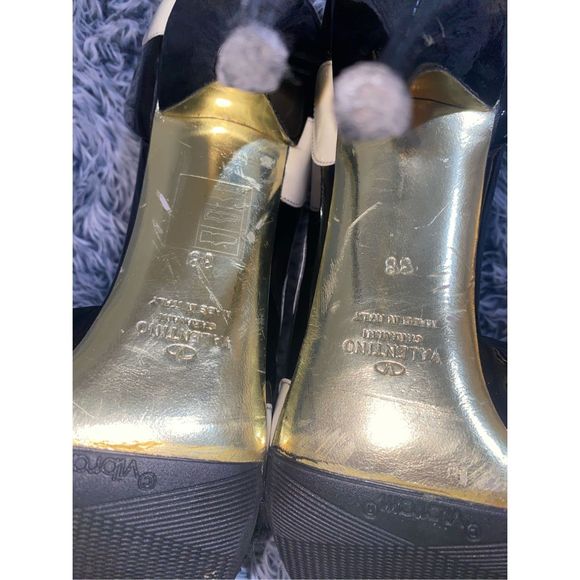 Valentino Garavani Patent Leather Polka Dot Black and White Pumps, EU 38 / US 7 - Picture 9 of 11